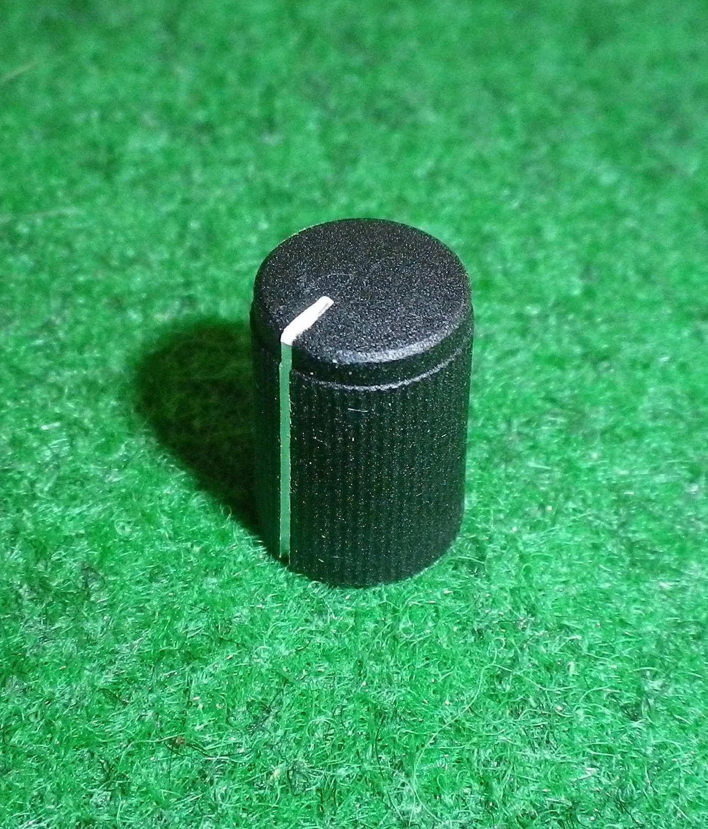 15mm x 10mm Diam Instrument / Audio Knob with 6mm Splined Shaft - Part # FC7249