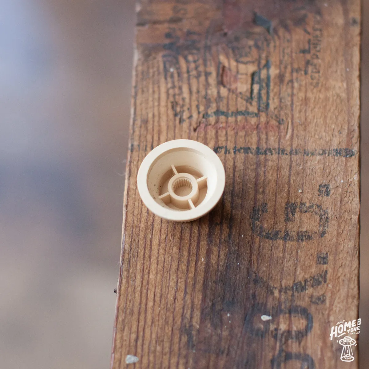 Strat Style Tone control knob for 5.95mm 24 Spline USA spec pots - Cream