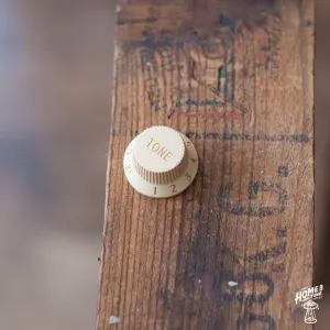 Strat Style Tone control knob for 5.95mm 24 Spline USA spec pots - Cream